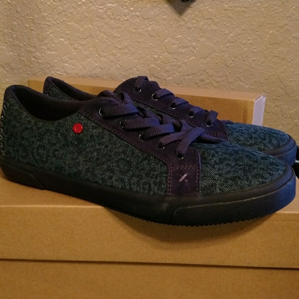 Ugg Newugg Knit & Suede Lace Up Sneakers Leopard Print Dedigner
